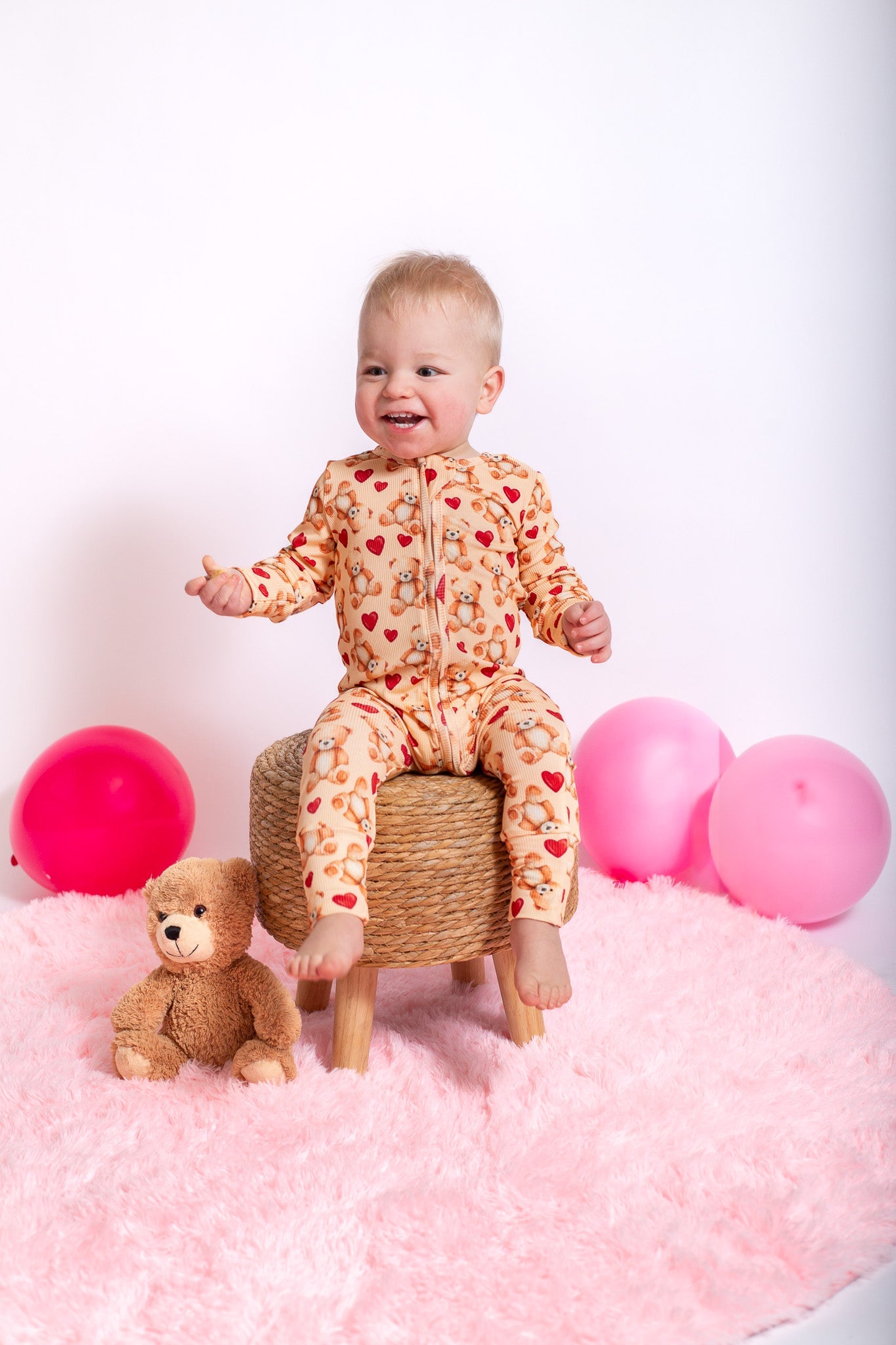 Ribbed bamboo teddy heart zippy