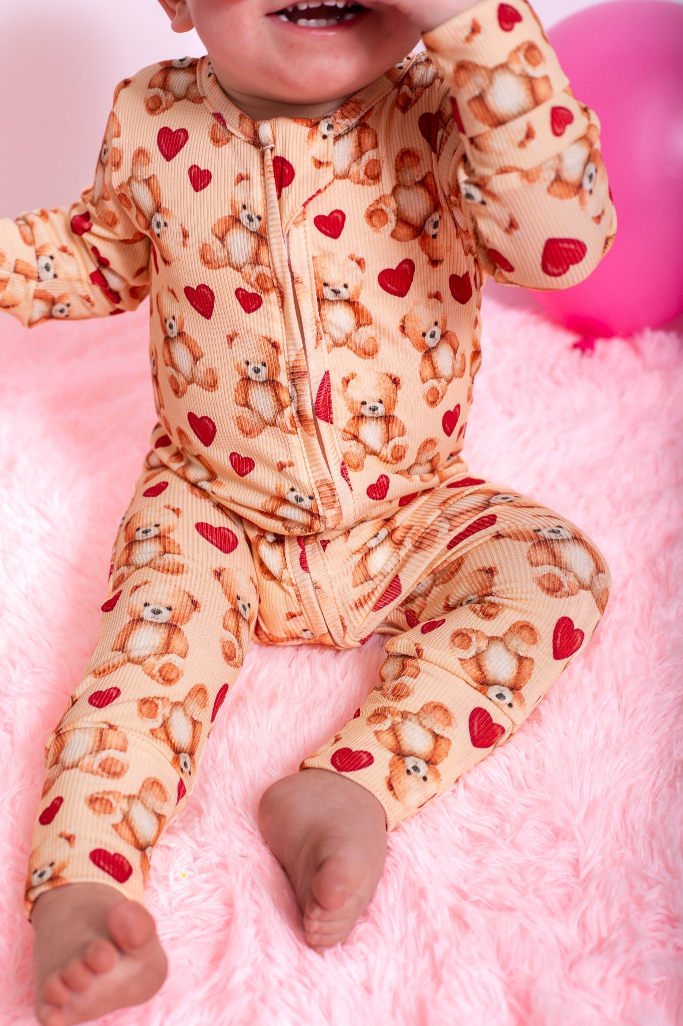 Ribbed bamboo teddy heart zippy