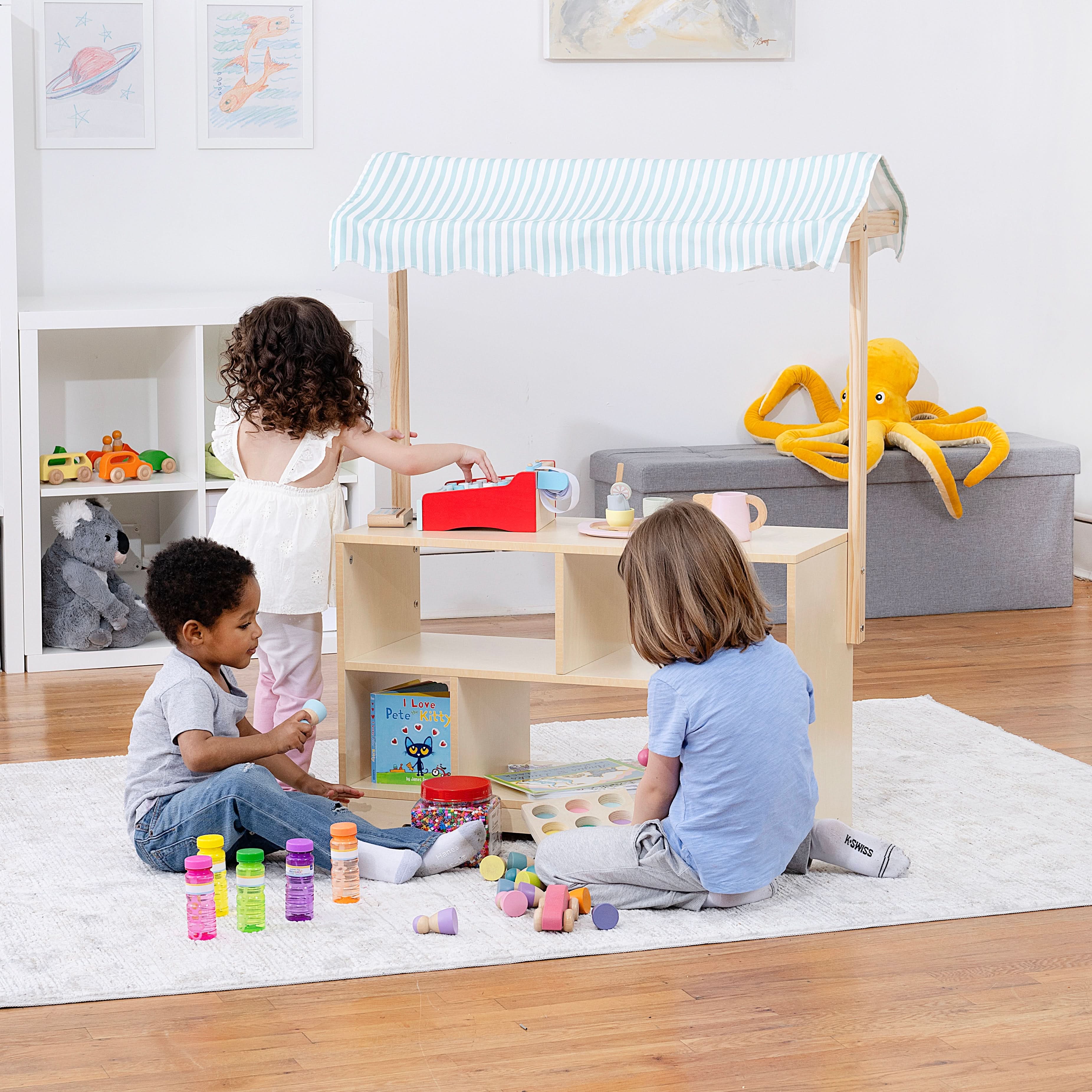 Holly Wooden Market Stand – Kids’ Pretend Play Shop & Display Shelf