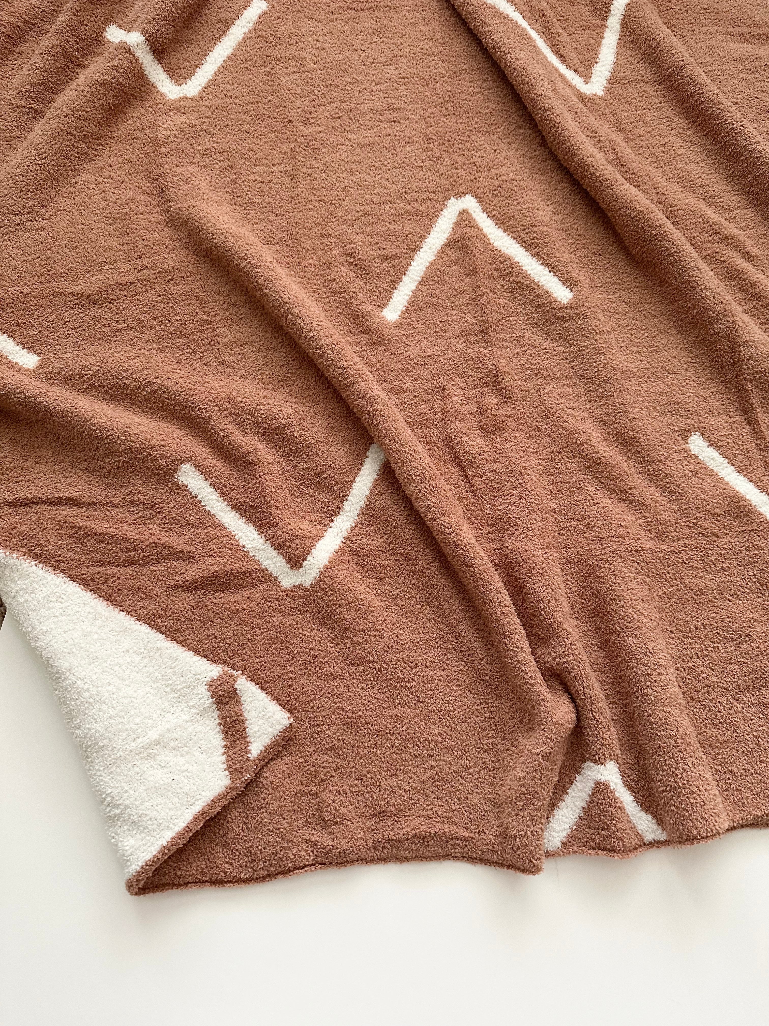 Arrow Caramel & Cream Plush Knit Blanket