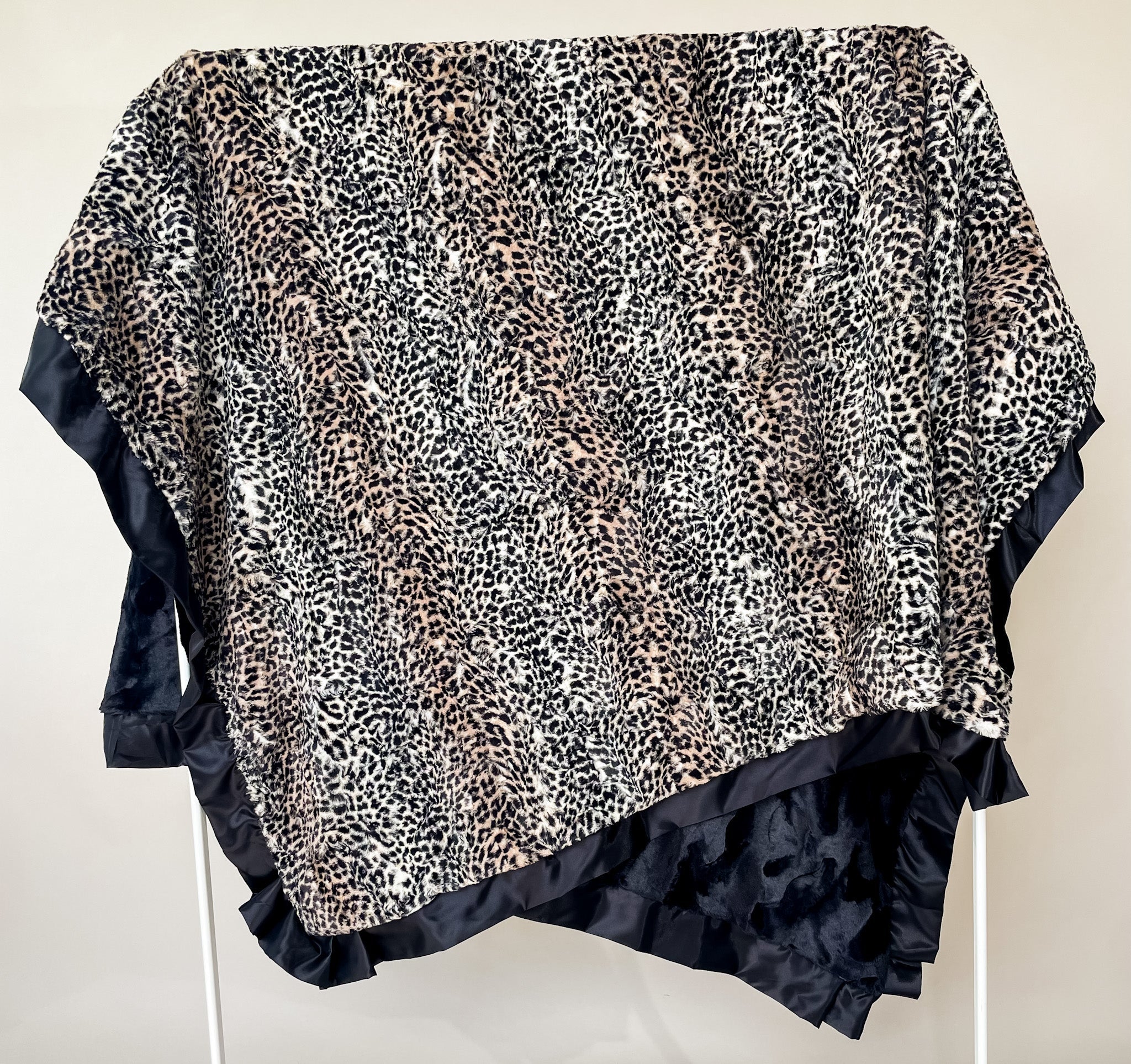 Adult Luxe | Black Cheetah Blanket