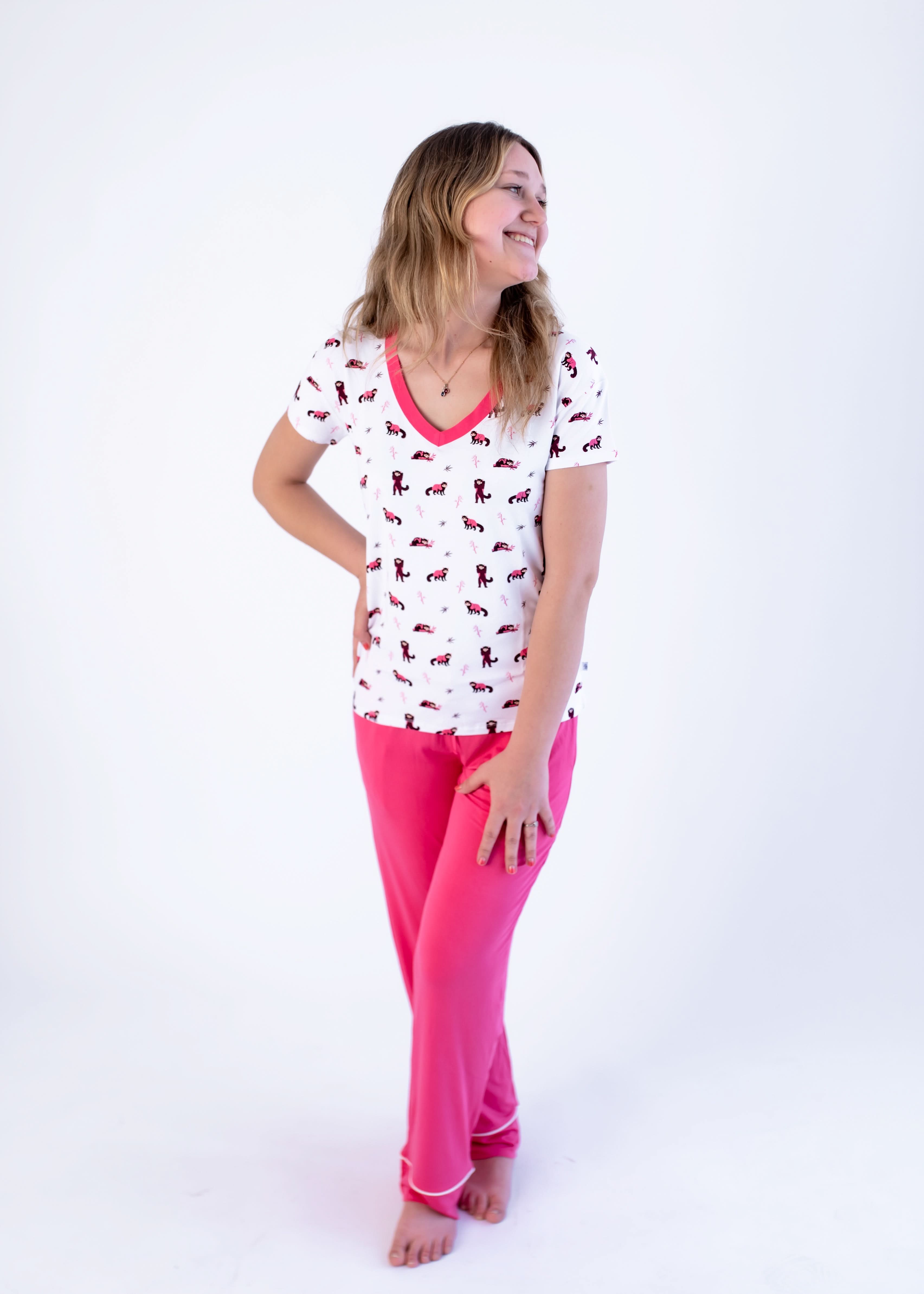 Red Panda | Short Sleeve Adult V Neck