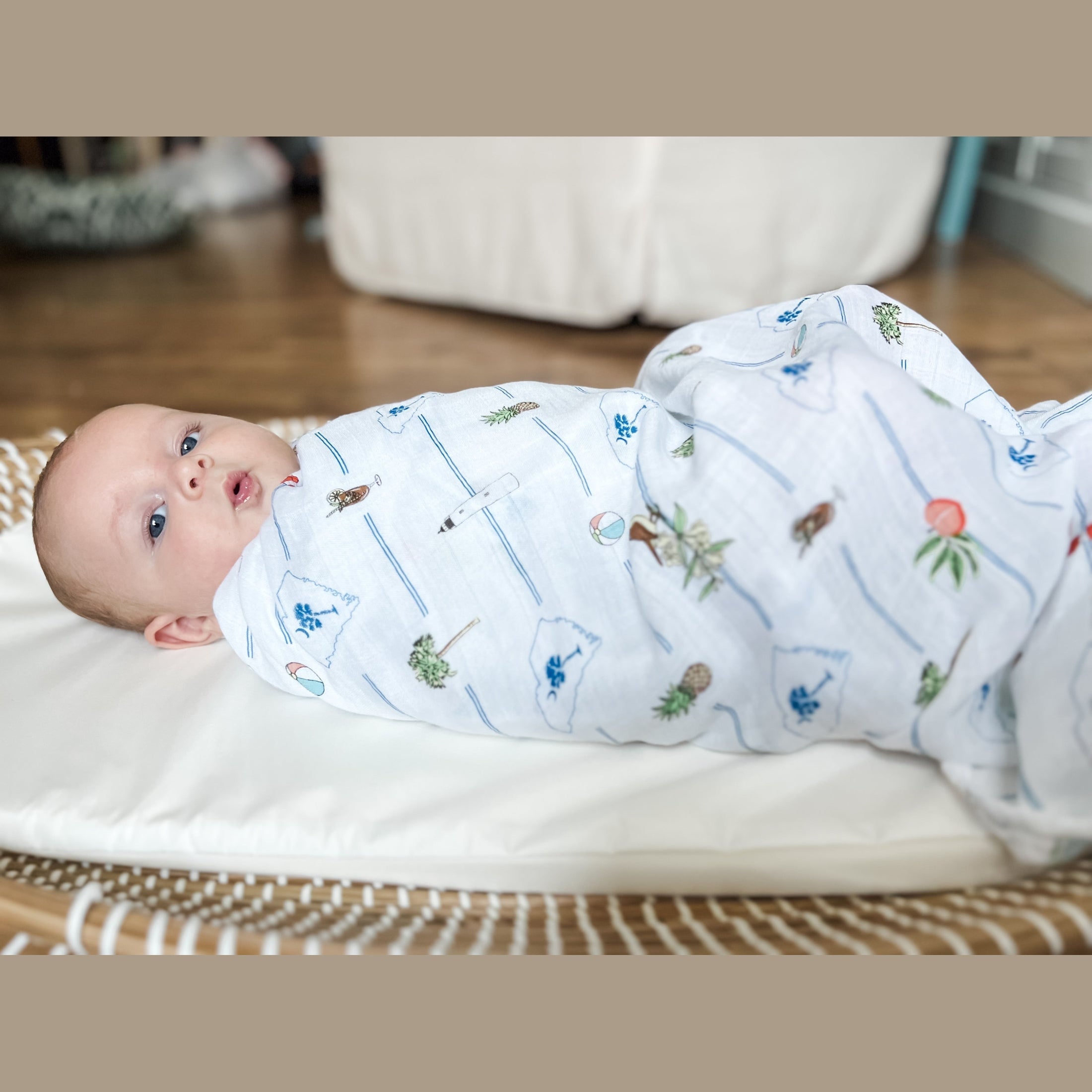 South Carolina Newborn Gift Set: Muslin Swaddle & Bib