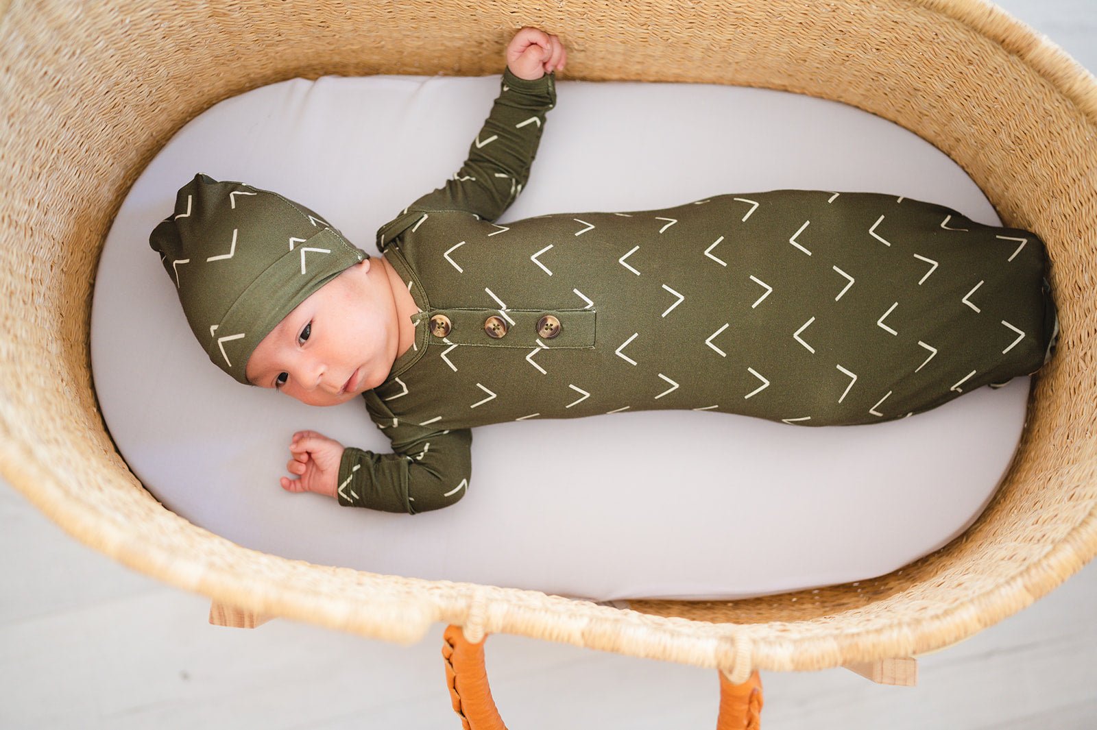 Knot Hat Newborn Baby - Green Arrow