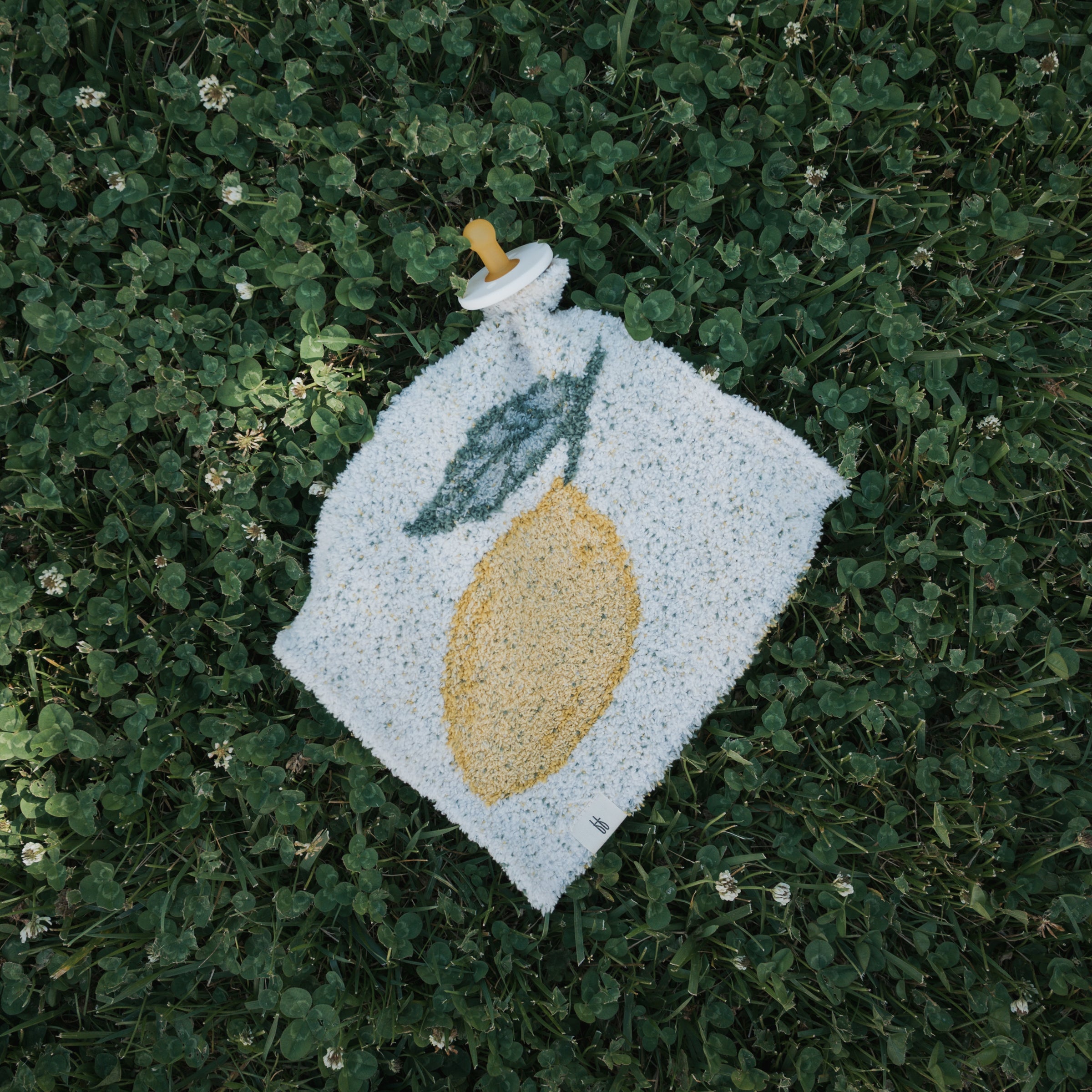 Lovey | Lemon