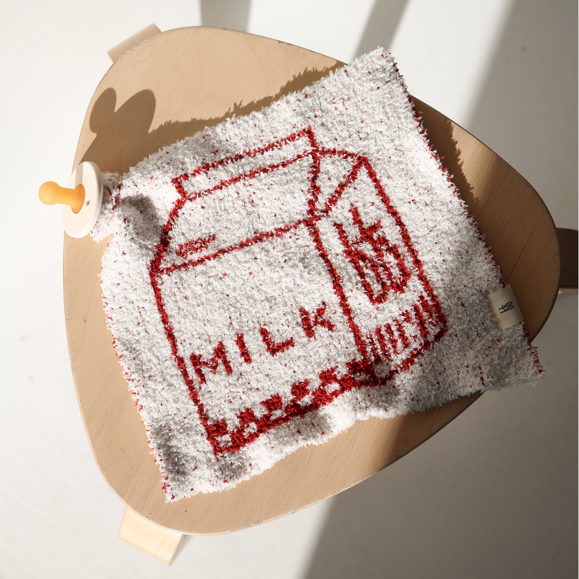 Lovey | Milk